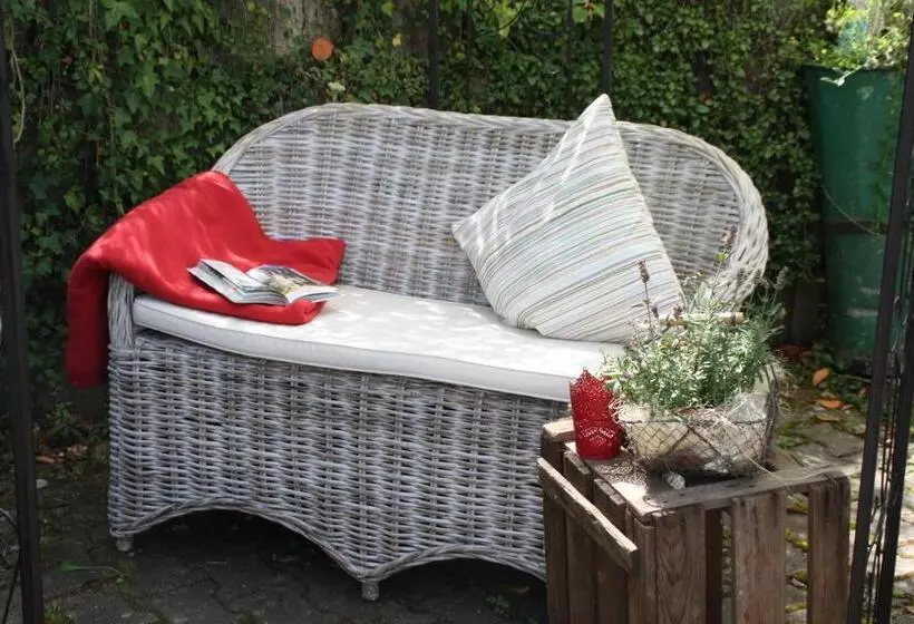 Majatalo Weingut Brennerei Gästehaus Emil Dauns