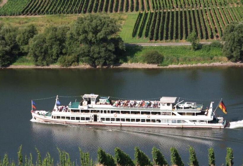 פנסיון Weingut Brennerei Gästehaus Emil Dauns