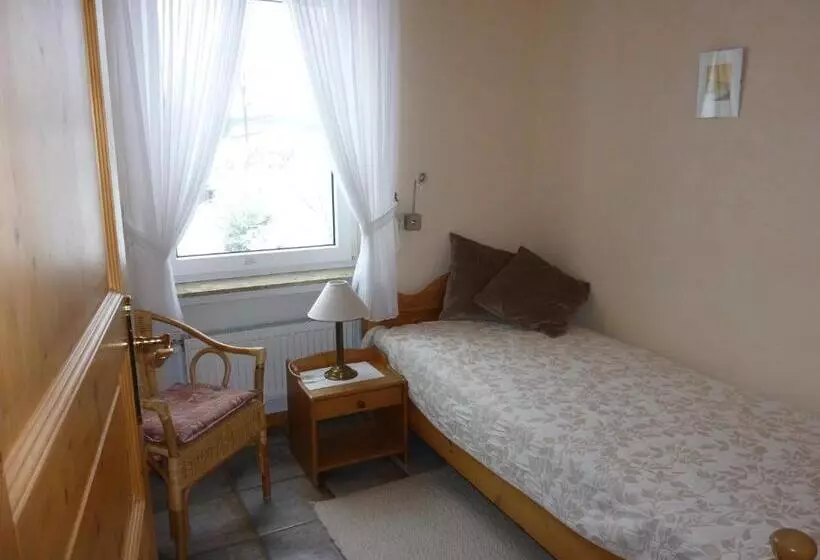 Majatalo Weingut Brennerei Gästehaus Emil Dauns