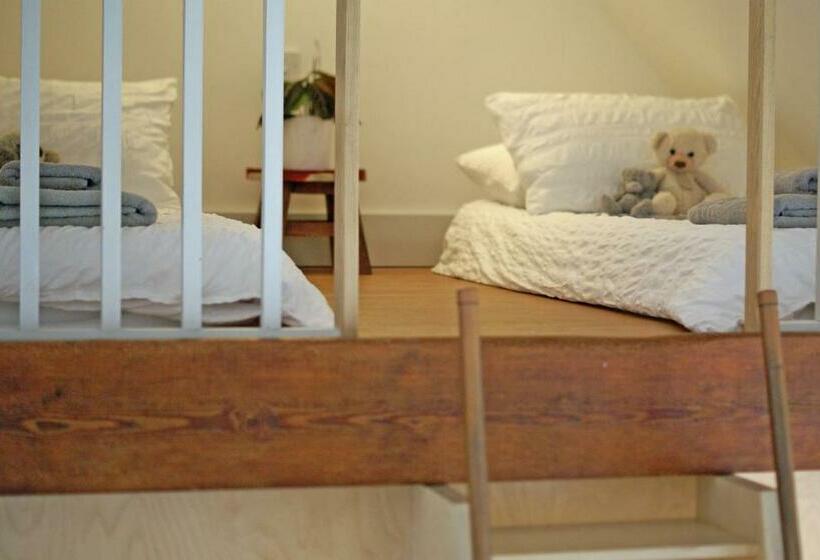 Westbury Cross House Bed & Breakfast