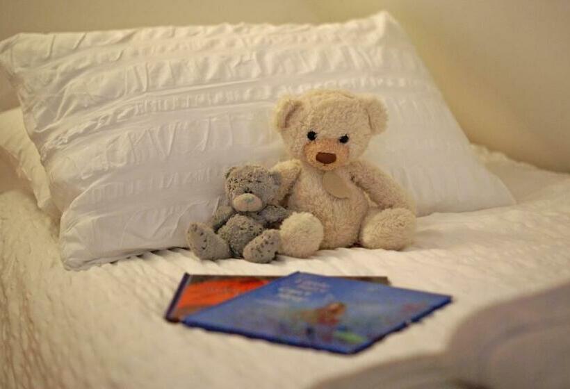 Westbury Cross House Bed & Breakfast