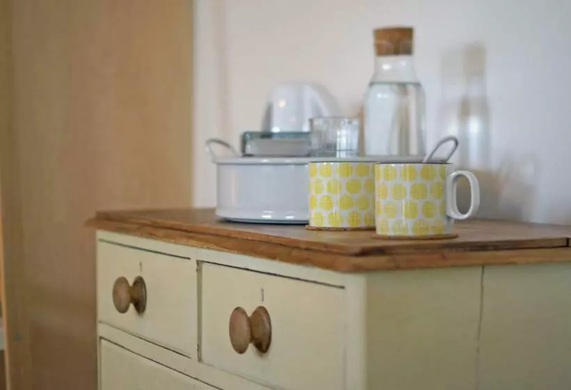 Westbury Cross House Bed & Breakfast