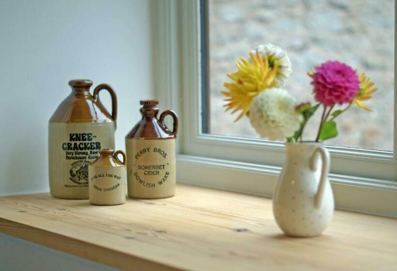 Westbury Cross House Bed & Breakfast