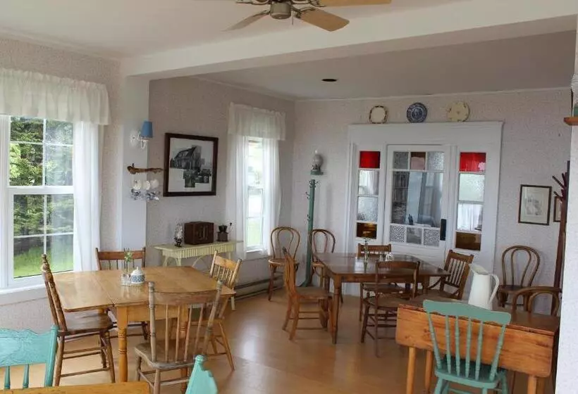 Retkeilymaja Compass Rose Heritage Inn