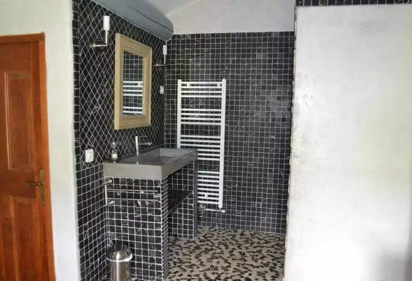 ベッドアンドブレックファースト Ferme De Palumiane   Chambres Climatisées