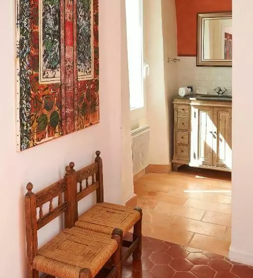 Aamiaismajoitus (B&B) La Grande Maison De Nans