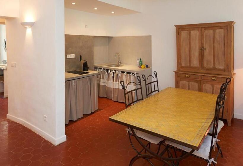 مبيت وإفطار La Grande Maison De Nans