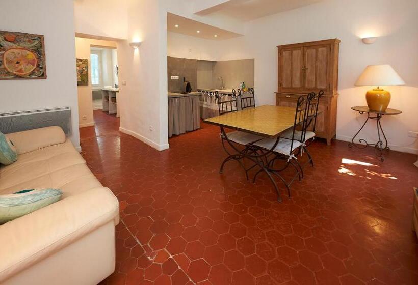 مبيت وإفطار La Grande Maison De Nans