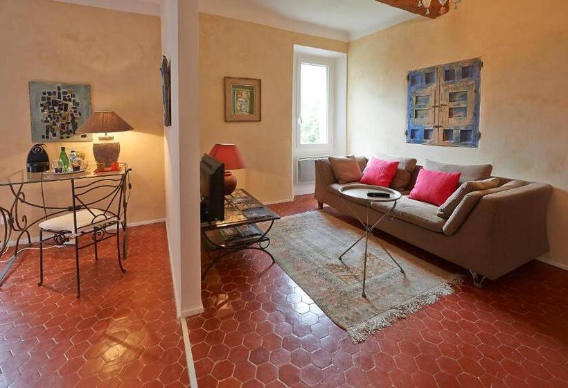 مبيت وإفطار La Grande Maison De Nans