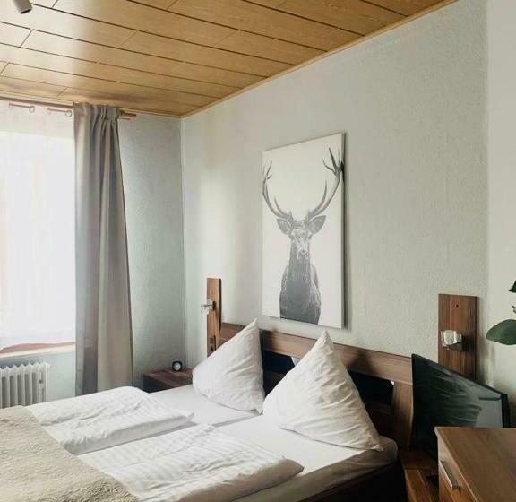 פנסיון Das Kleine Klee