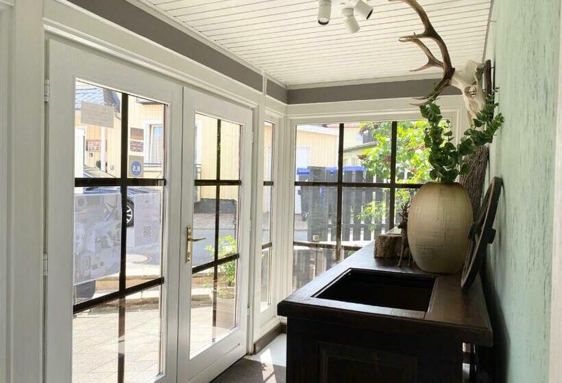 פנסיון Das Kleine Klee