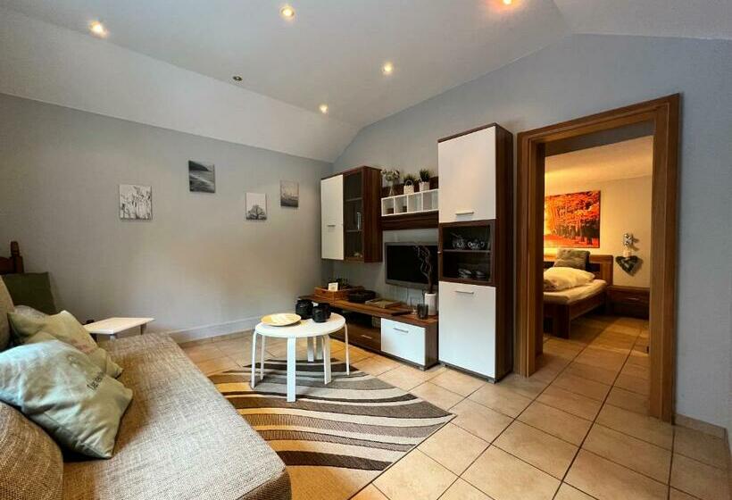 פנסיון Das Kleine Klee