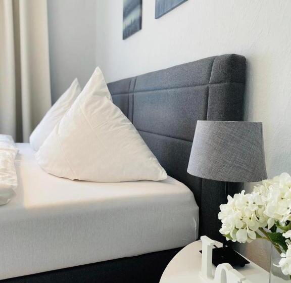 פנסיון Das Kleine Klee