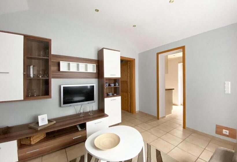 פנסיון Das Kleine Klee