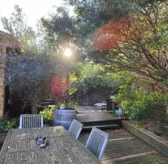 ベッドアンドブレックファースト Domaine Les Cascades