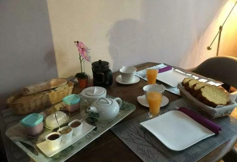 ベッドアンドブレックファースト Les Capucines