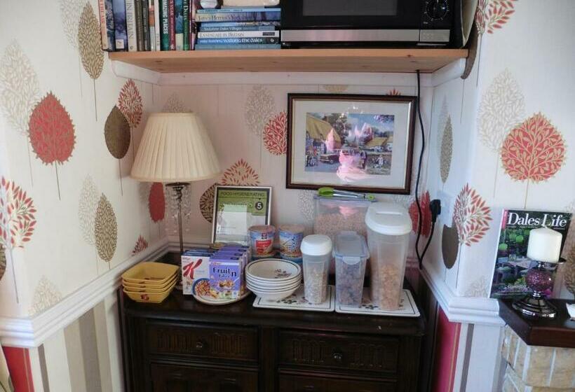 Hillside Bed And Breakfast