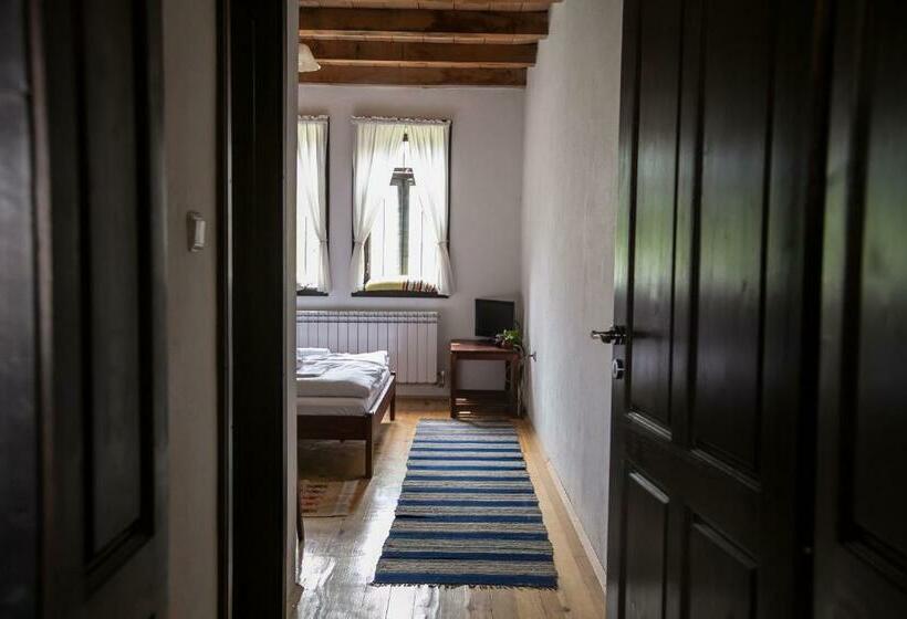 펜션 Mutafova Guest House