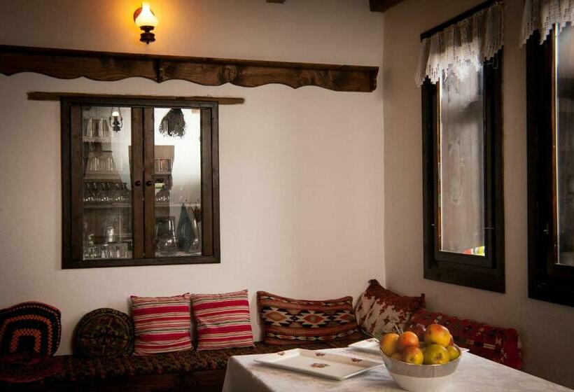 펜션 Mutafova Guest House