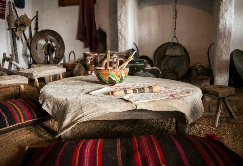 펜션 Mutafova Guest House