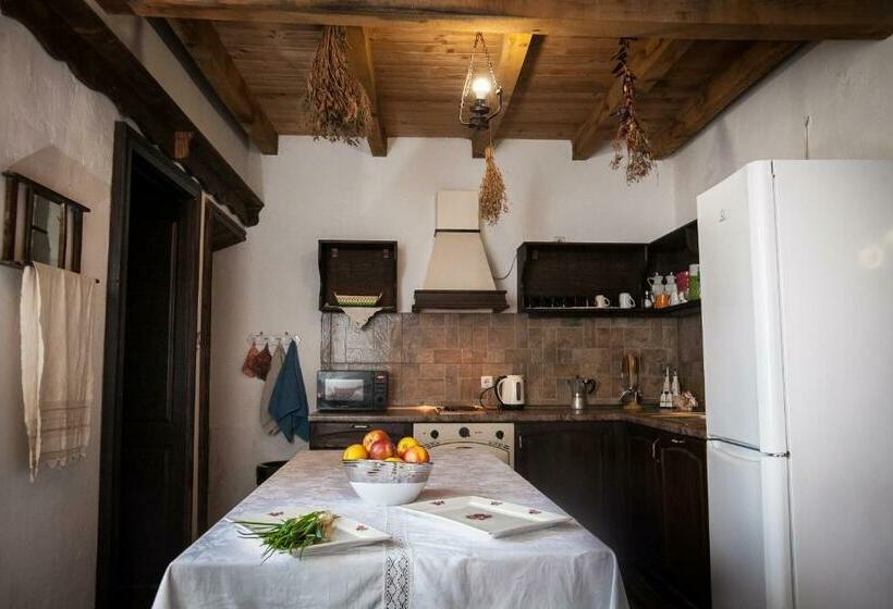 펜션 Mutafova Guest House