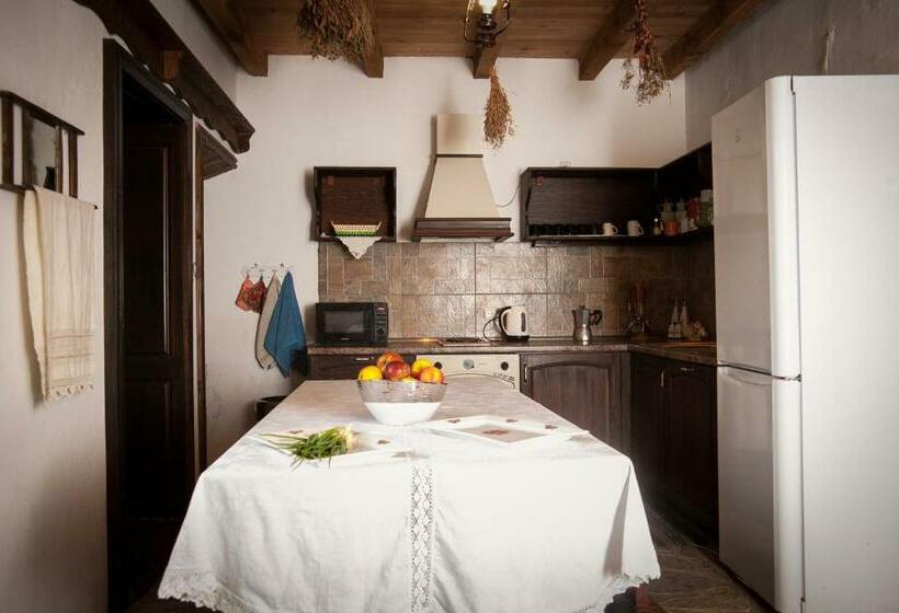 펜션 Mutafova Guest House