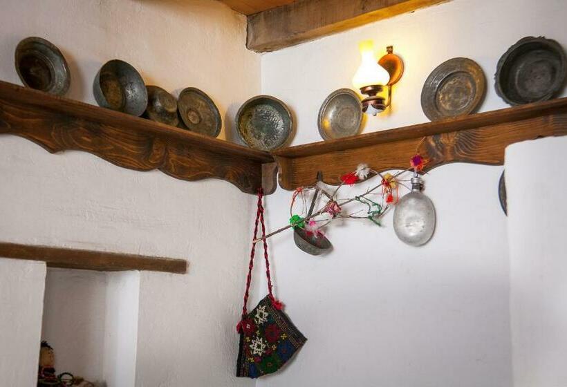 펜션 Mutafova Guest House