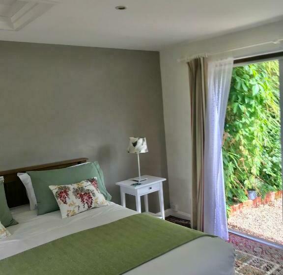 ベッドアンドブレックファースト Cherrybrook