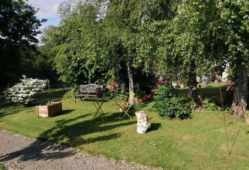 ベッドアンドブレックファースト Maison D Hôtes Les Vallées