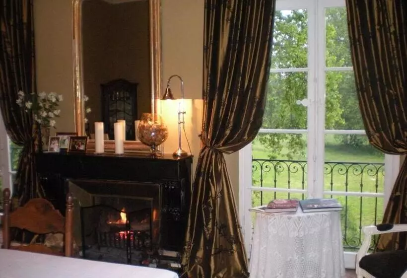 Aamiaismajoitus (B&B) Manoir Larcouillet