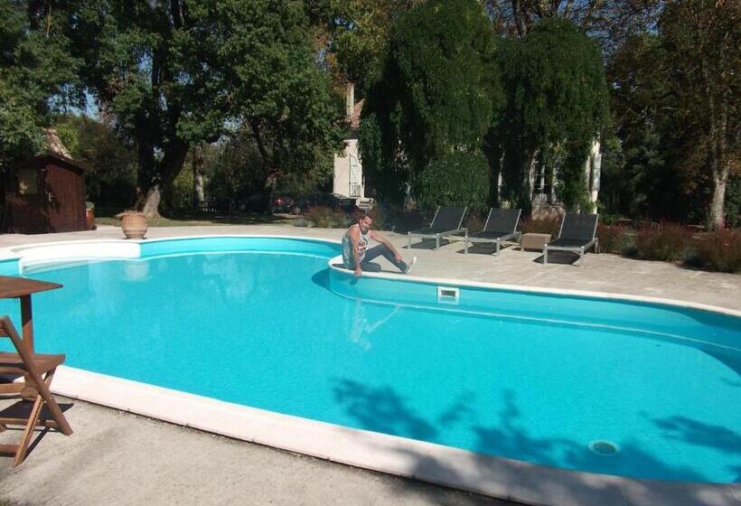 مبيت وإفطار Manoir Larcouillet