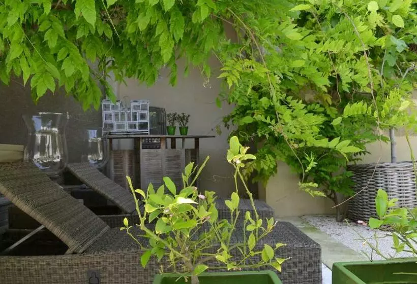 Aamiaismajoitus (B&B) Mas à L Improviste