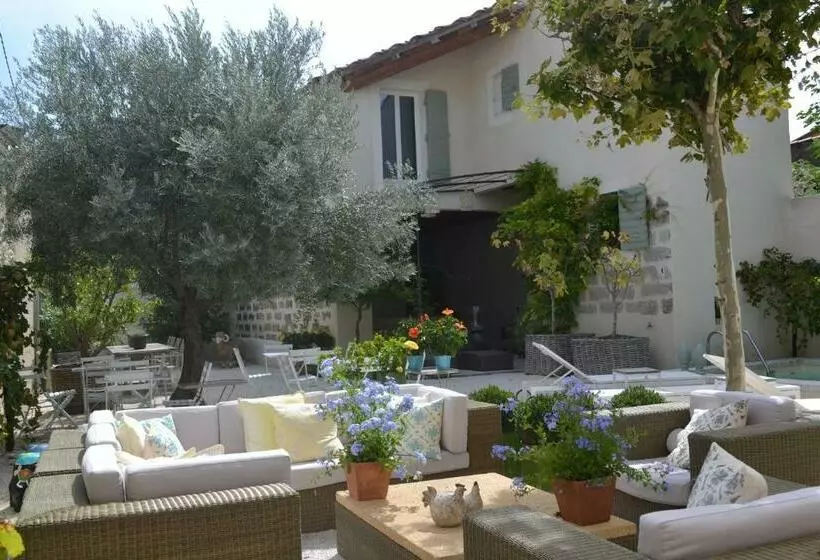 Aamiaismajoitus (B&B) Mas à L Improviste