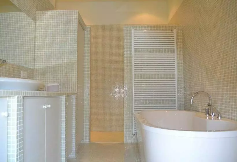 Aamiaismajoitus (B&B) Mas à L Improviste