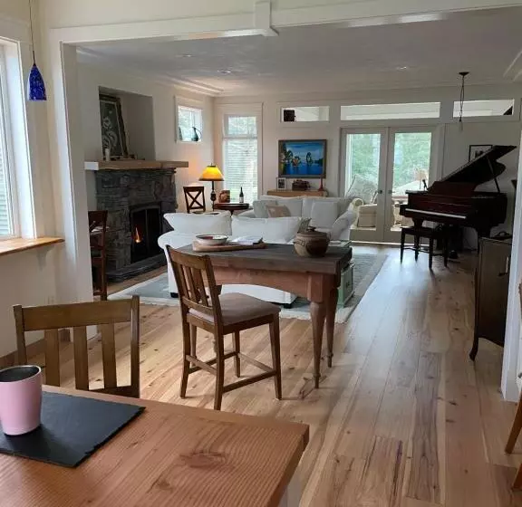 Majatalo Eaglenest Manor Cowichan