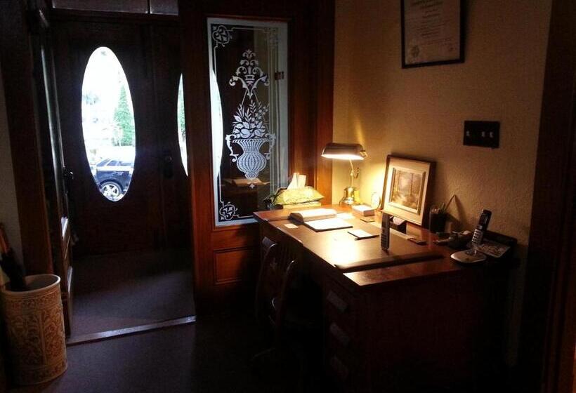 旅馆 Le Petit Château Montebello B&b