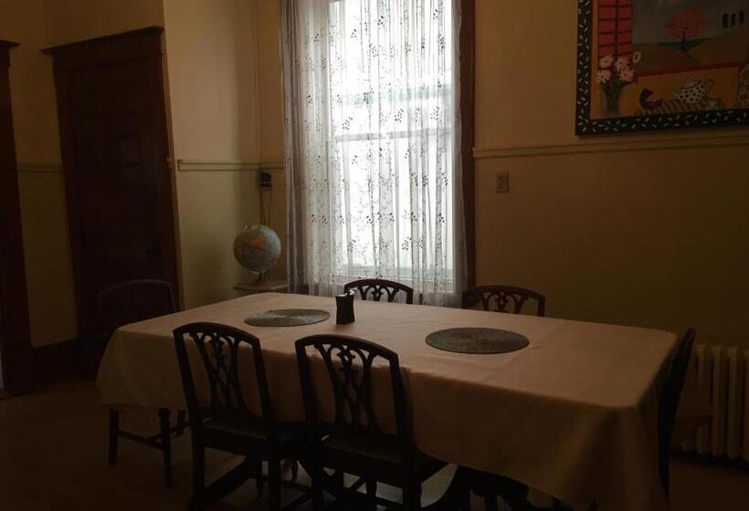 旅馆 Le Petit Château Montebello B&b