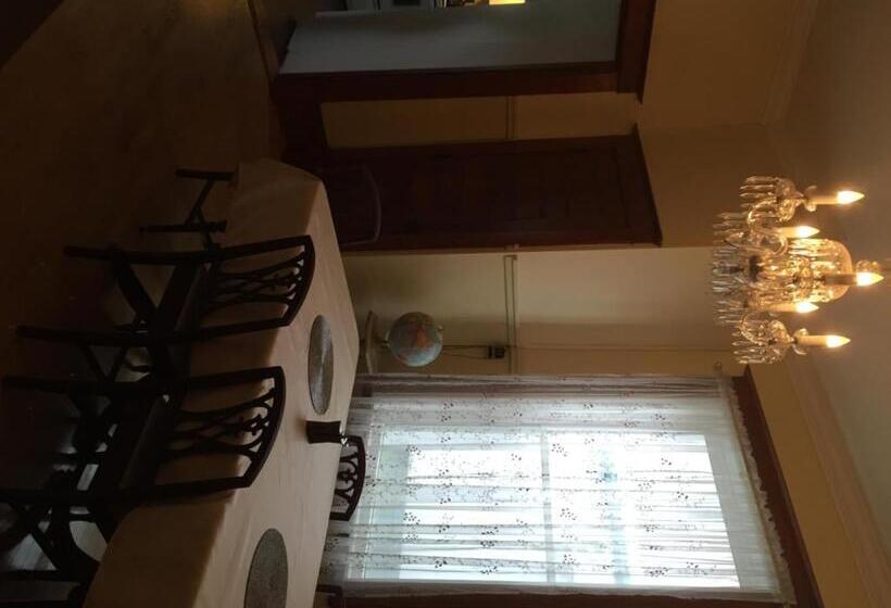 旅馆 Le Petit Château Montebello B&b