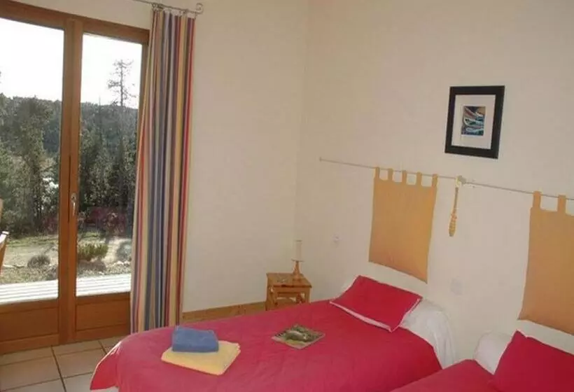 تختخواب و صبحانه Chalet L Angélique