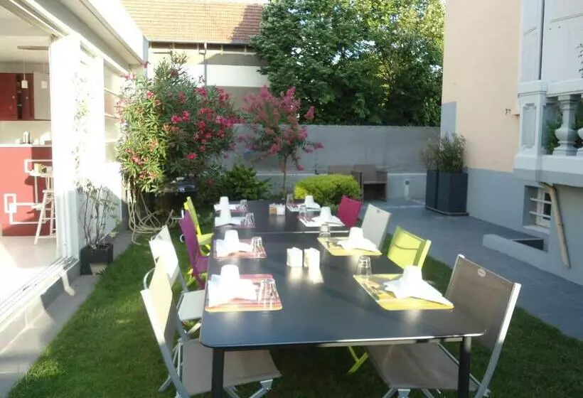 Aamiaismajoitus (B&B) Chambres D Hôtes Les Muriers