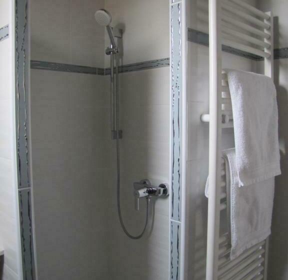 민박 Chambres D Hôtes Les Muriers