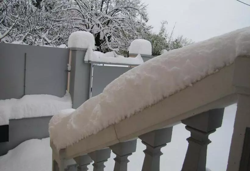 Aamiaismajoitus (B&B) Chambres D Hôtes Les Muriers