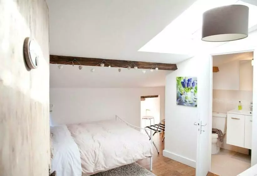 Aamiaismajoitus (B&B) Maison Bellachonne