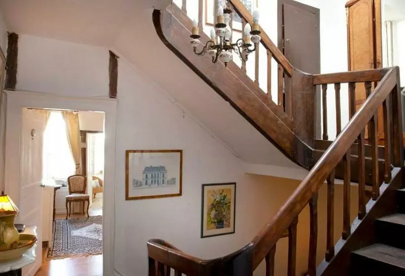 Aamiaismajoitus (B&B) Maison Bellachonne