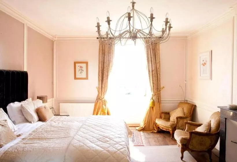 Aamiaismajoitus (B&B) Maison Bellachonne