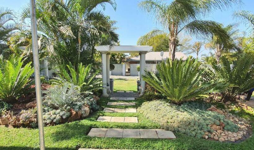 ペンション Dive Inn Guesthouse