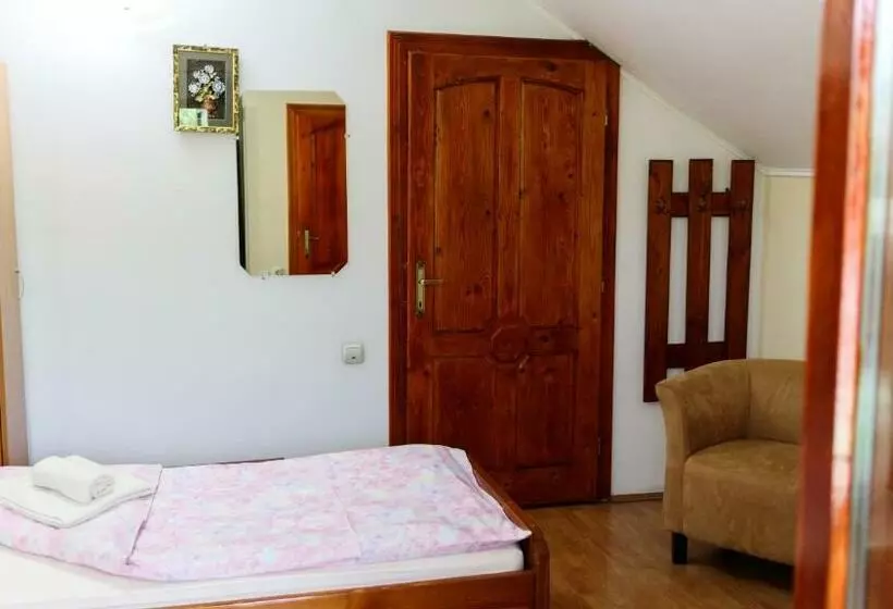Pension Ladyna