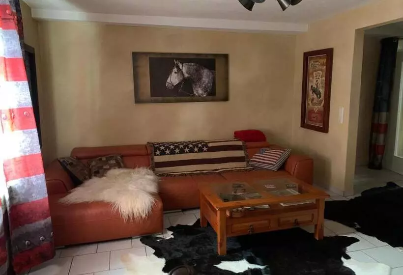 Retkeilymaja Longhorn Ranch Countryhotel   Garni