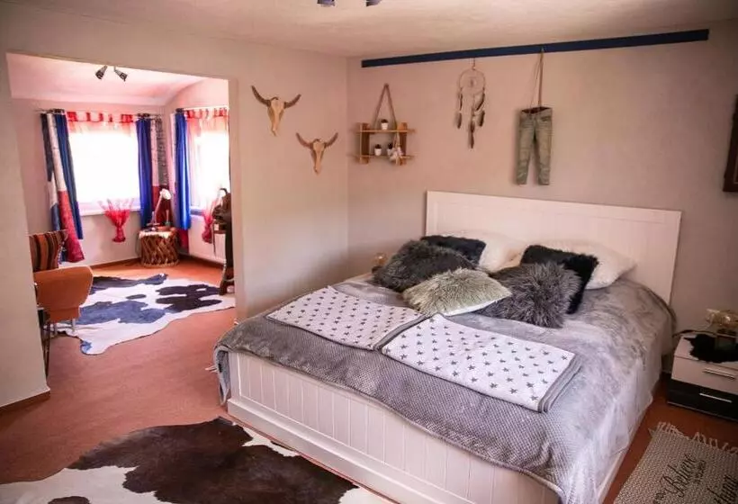 Retkeilymaja Longhorn Ranch Countryhotel   Garni