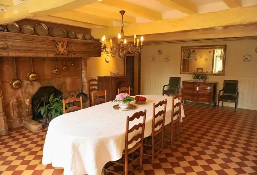 Aamiaismajoitus (B&B) Château De La Venerie